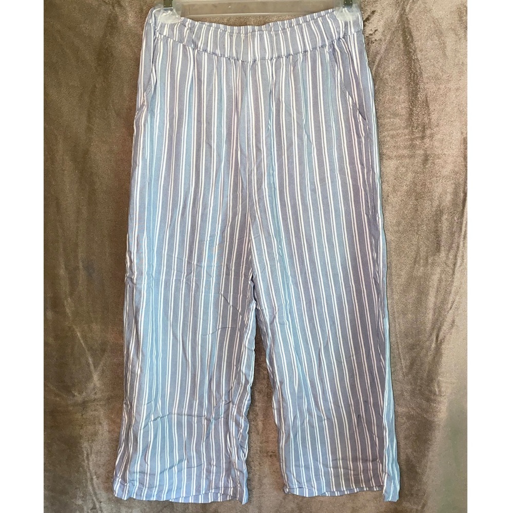 American Eagle Striped Cropped Pants